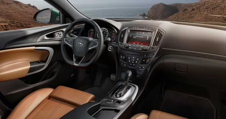 Nuova Opel Insignia: a Francoforte con la novità IntelliLink