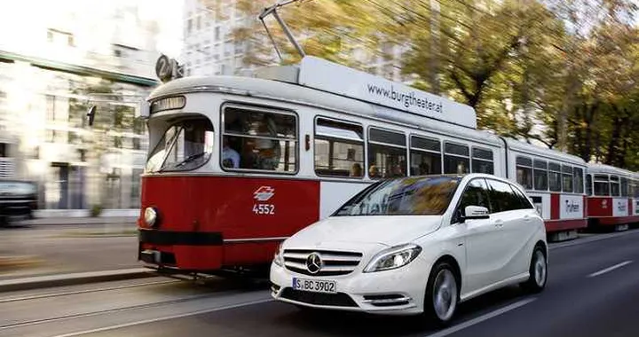 Mercedes Classe B: arriva a novembre