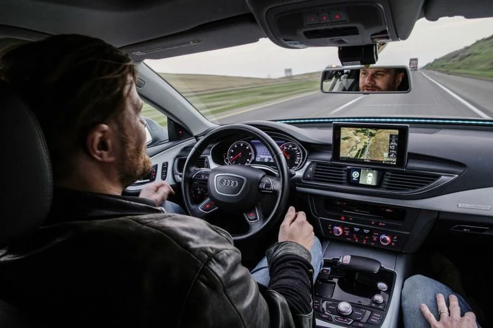 Guida autonoma: il Mit autorizza i test su strada
