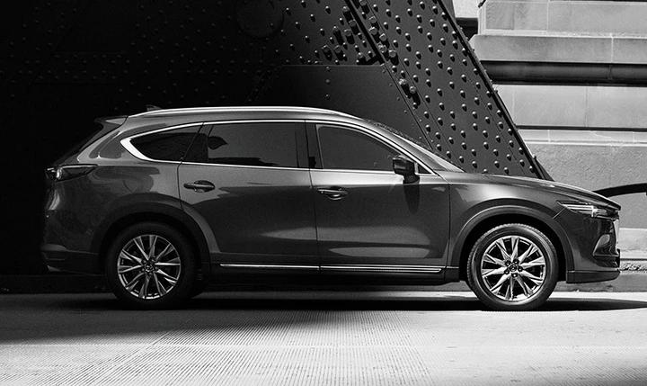 Mazda CX-8: il teaser del nuovo SUV