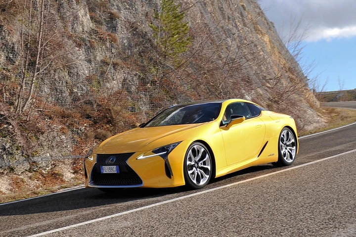 Lexus LC Hybrid: la prova su strada