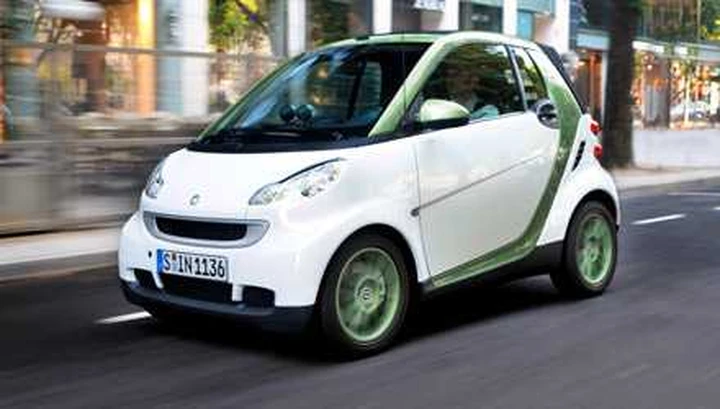 Smart, una elettrica per 100 fortunati