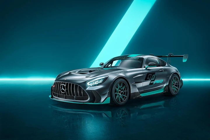 Mercedes-AMG GT2 Pro: debutta la nuova vettura da corsa per i track day [FOTO]