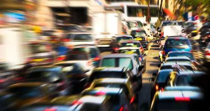 Istat: auto e traffico in aumento nelle città italiane