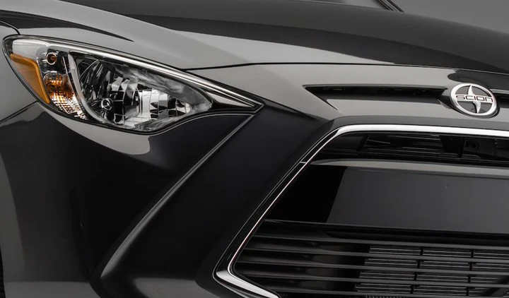 Scion iM e iA: due teaser anticipano i nuovi modelli