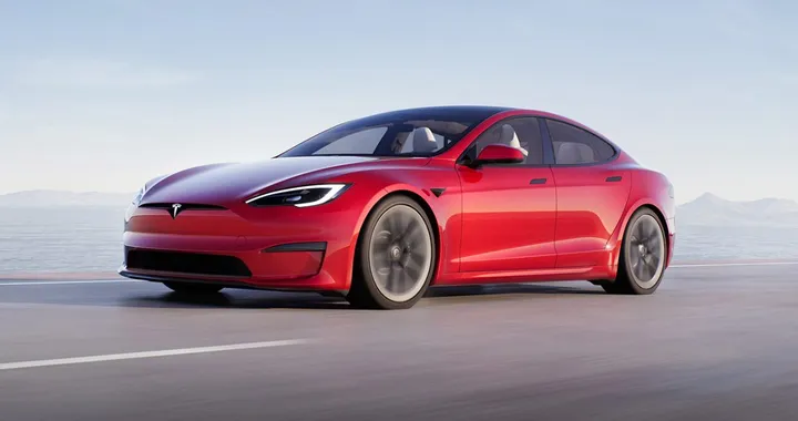 Tesla Model S Plaid: prestazioni da hypercar ma deprezzamento record
