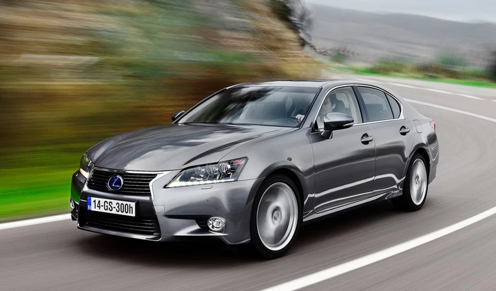 Lexus GS 300h, prezzi da 49.500 euro