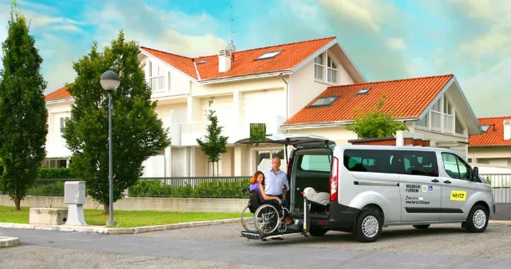 Ford Transit Custom Easy Mover nella flotta di Hertz