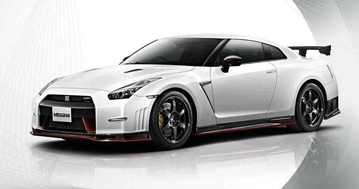 Nuova Nissan GT-R Nismo: ancora più estrema
