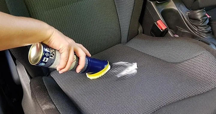 Lavaggio sedili auto, come rimuovere le macchie