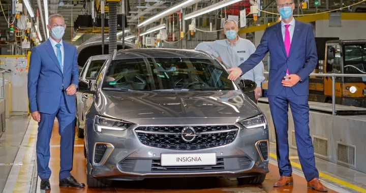 Parte la produzione della nuova Opel Insignia: prezzi da 34.500 euro