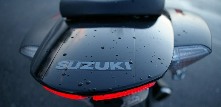 Auto volanti: anche Suzuki si lancia nell'impresa