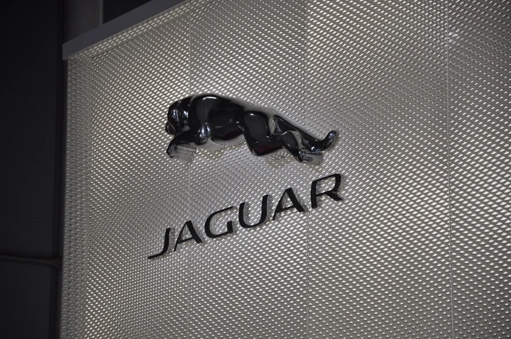 Stand Jaguar al Salone di Parigi 2014