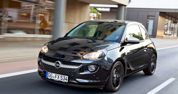 Opel Adam Black Link e White Link: anteprima al Salone di Francoforte