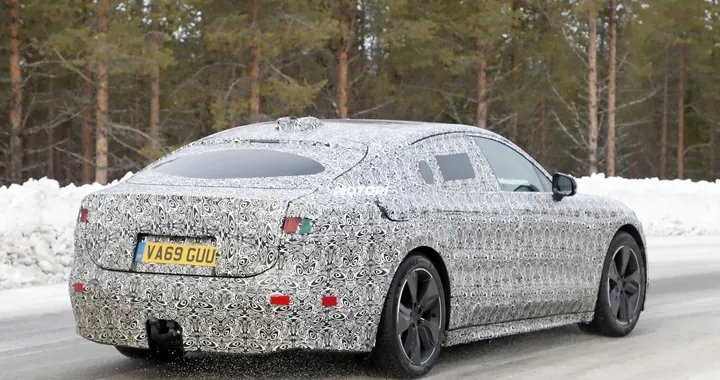 Nuova Jaguar XJ elettrica: le foto spia