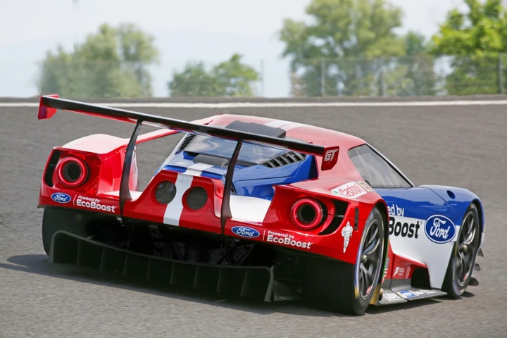 24h Le Mans, il BOP rallenta Ford e Ferrari