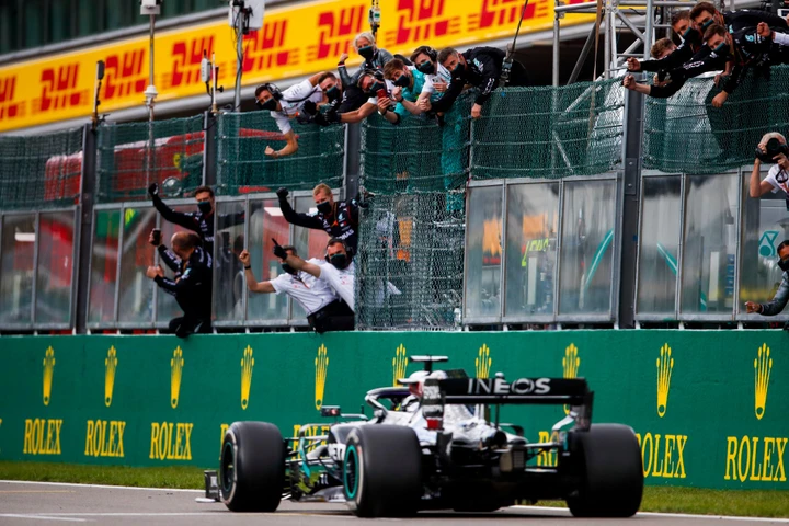 F1 Belgio 2020, gara: Hamilton vince dominando, per la Ferrari è un vero disastro