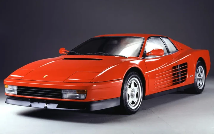 Viaggio in Ferrari Testarossa: 2.000 km di avventura sfidando l'inverno