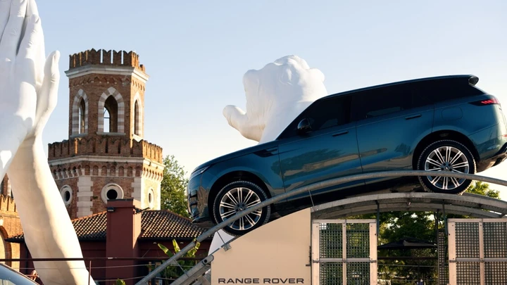 Range Rover Sport SV Edition Two: il lusso e la potenza al Salone Nautico di Venezia