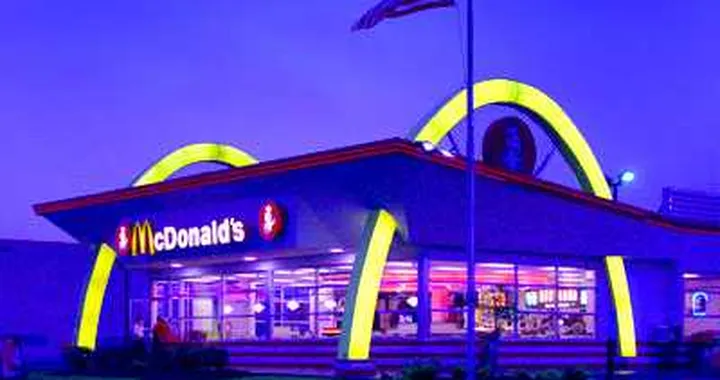 McDonald's: mangi e ricarichi l'auto elettrica