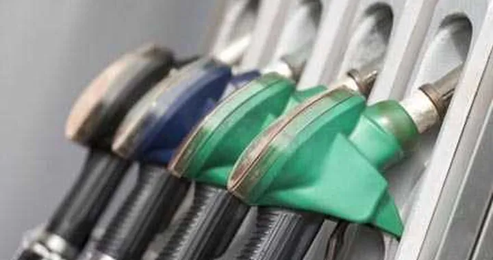 Prezzo benzina: nuovi aumenti in arrivo