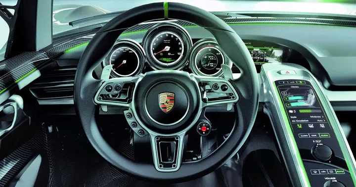 Porsche 918 Spyder: avrà un nuovo infotainment