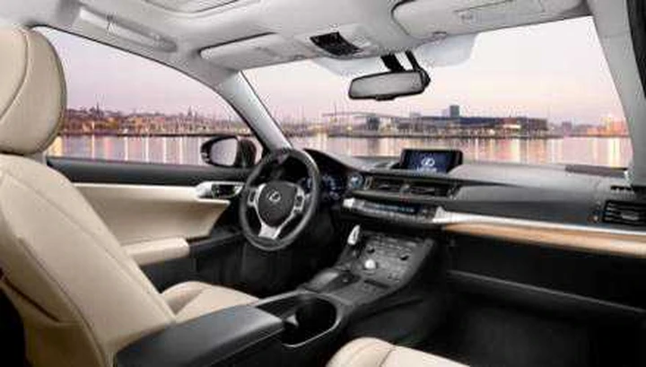 Lexus CT 200h: interni allo... zucchero di canna