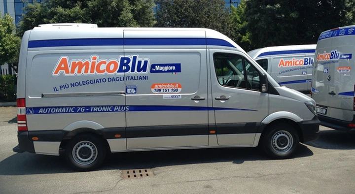 Mercedes consegna 40 Sprinter a Maggiore