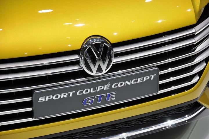 VW Sport Coupe Concept GTE al Salone di Ginevra 2015