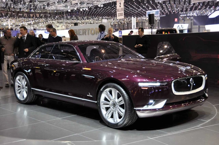 Bertone Jaguar B99 Concept al Salone di Ginevra 2011