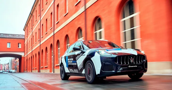 Maserati Grecale: gioca a nascondersi in attesa della presentazione