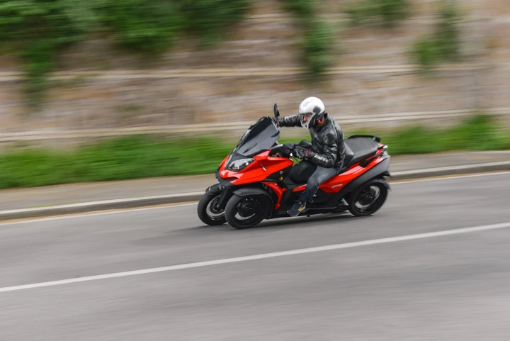Qooder, in sella al veicolo a quattro ruote di Quadro Vehicles