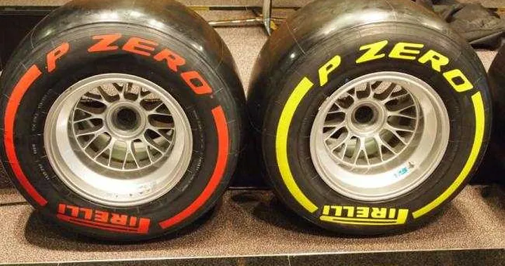 F1: presentate le nuove coperture 2012
