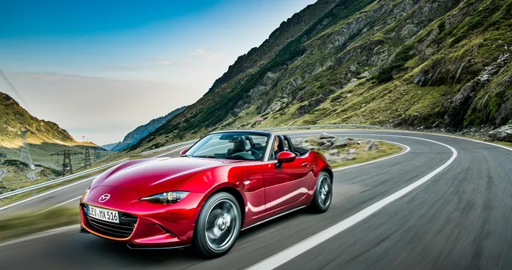 La nuova Mazda MX-5 sulla Transfagarasan Road: divertimento allo stato puro
