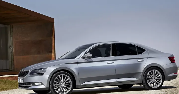 Skoda Superb MY 2015: pronta al debutto