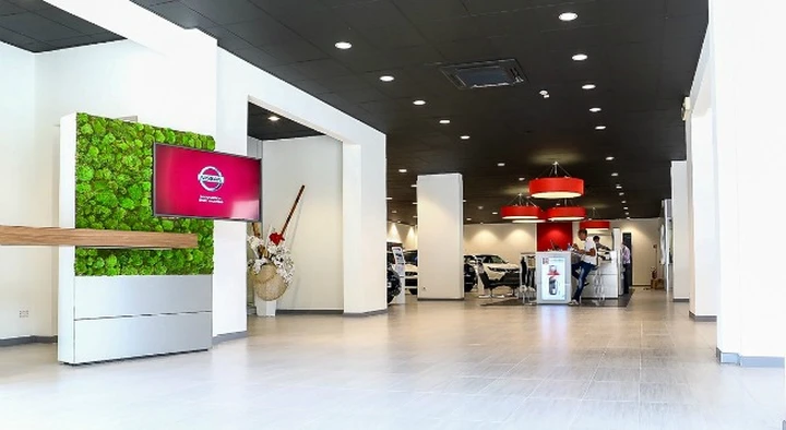 Nissan rivoluziona la concessionaria con 