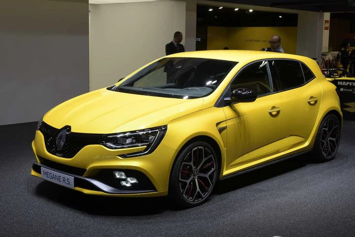 Salone di Parigi: la Renault Megane R.S. diventa Trophy