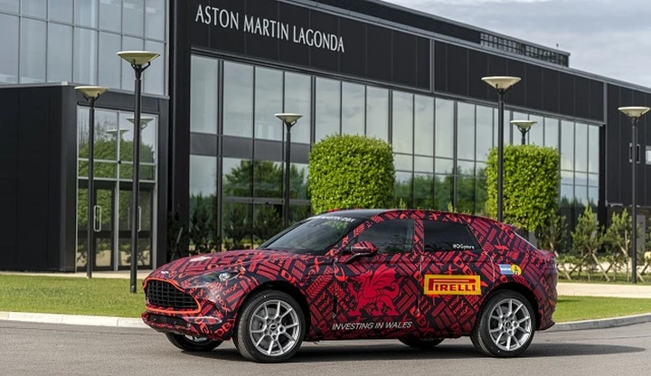 Aston Martin: ecco il SUV DBX ed il primo esemplare di DB4 GT Zagato Continuation