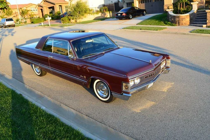 Chrysler Imperial Crown Coupé 1967 su eBay