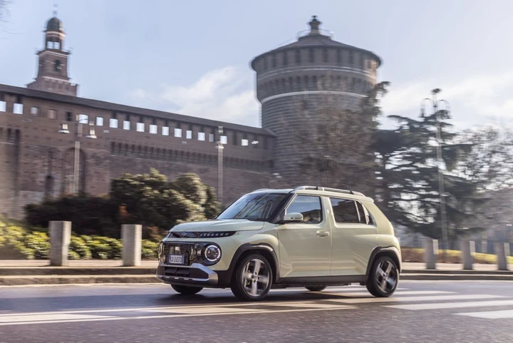 Hyundai INSTER alla Milan Loves Seoul: moda e sostenibilità si incontrano