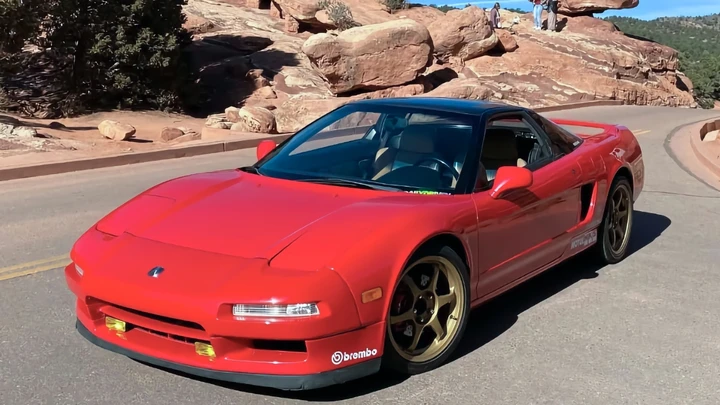 Honda NSX con 460.000 chilometri, avete mai visto una supercar con tanta strada sulle spalle?