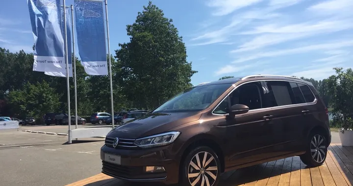 Volkswagen Touran 2015, primo contatto