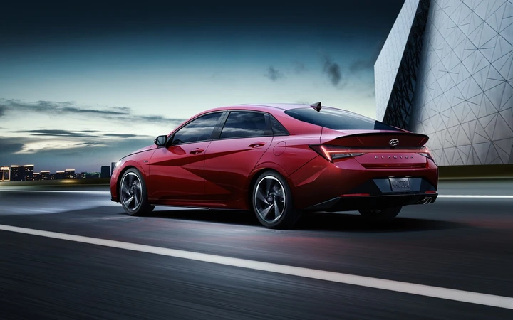 Nuova Hyundai Elantra N Line: immagini ufficiali