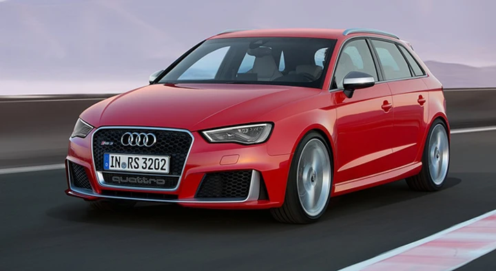 Nuova Audi RS3 Sportback 2015: 367 CV di pura potenza