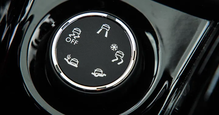 Peugeot 2008 e il Grip Control per affrontare ogni strada