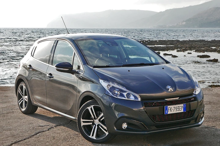 Peugeot 208 GT Line: prezzi da 18.650 euro