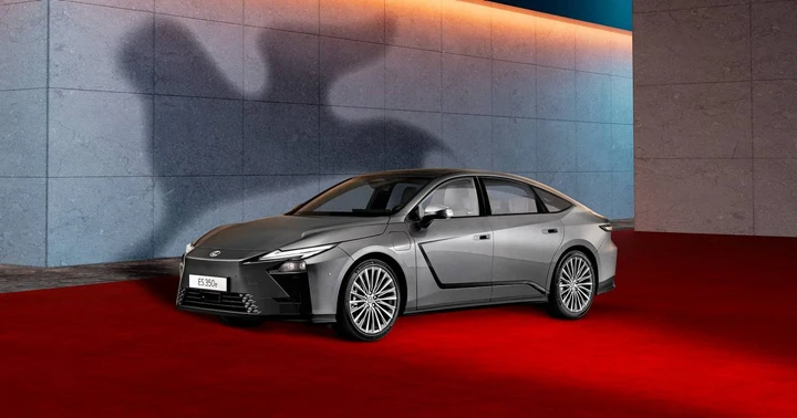 Lexus protagonista alla Mostra del Cinema di Venezia: debutta la nuova ES elettrica