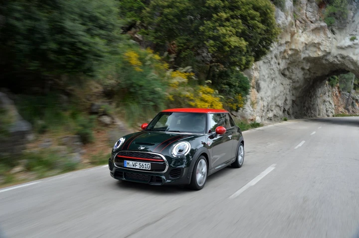 Mini John Cooper Works MY 2015: nuove immagini ufficiali