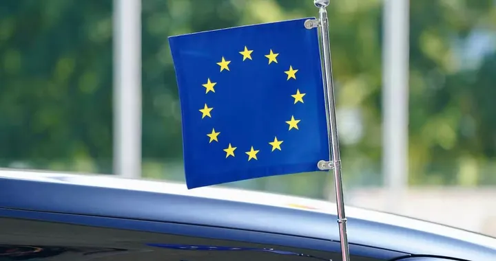 Europa senza motori termici? Il PPE dichiara guerra al bando auto 2035