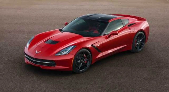 Chevrolet Corvette Stingray: prezzo da 70.990 euro